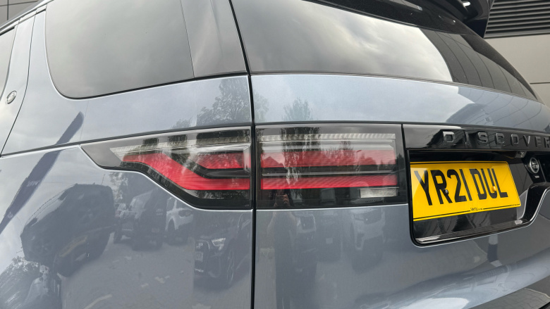 Land Rover Discovery 3.0 D300 R-Dynamic HSE 5dr Auto Diesel Station Wagon